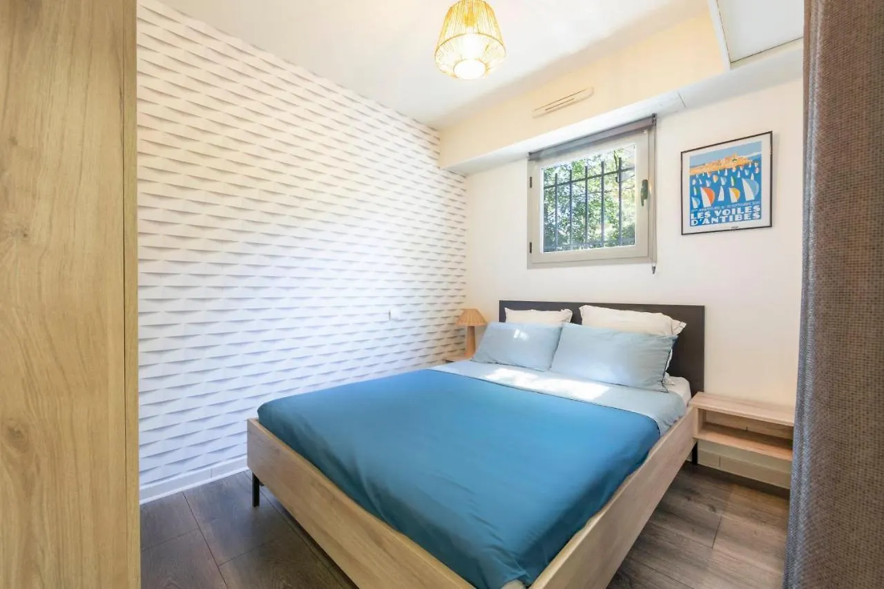 Apartment Salvy 2 Bedrooms Near The Beach 300 Meters Antibes