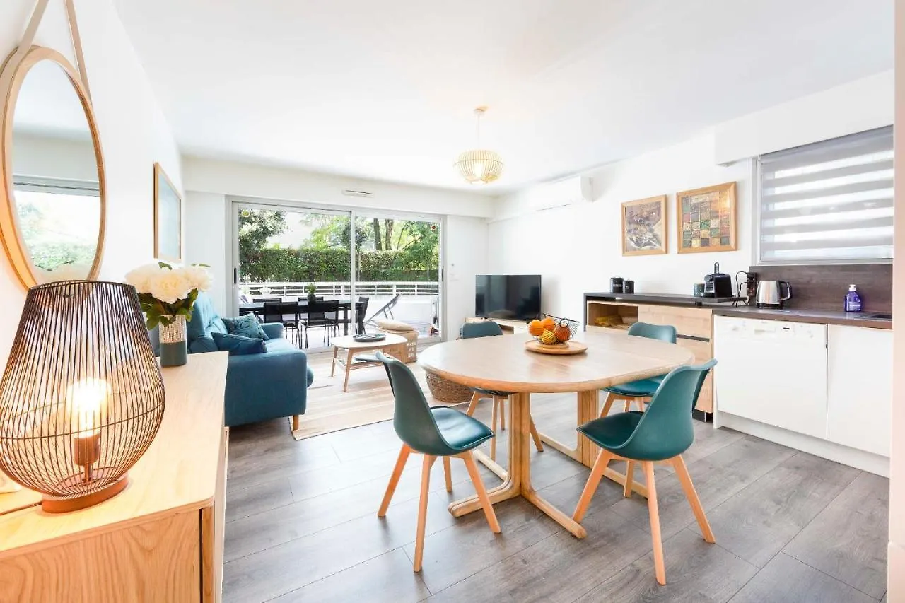 Salvy 2 Bedrooms Near The Beach 300 Meters Antibes France