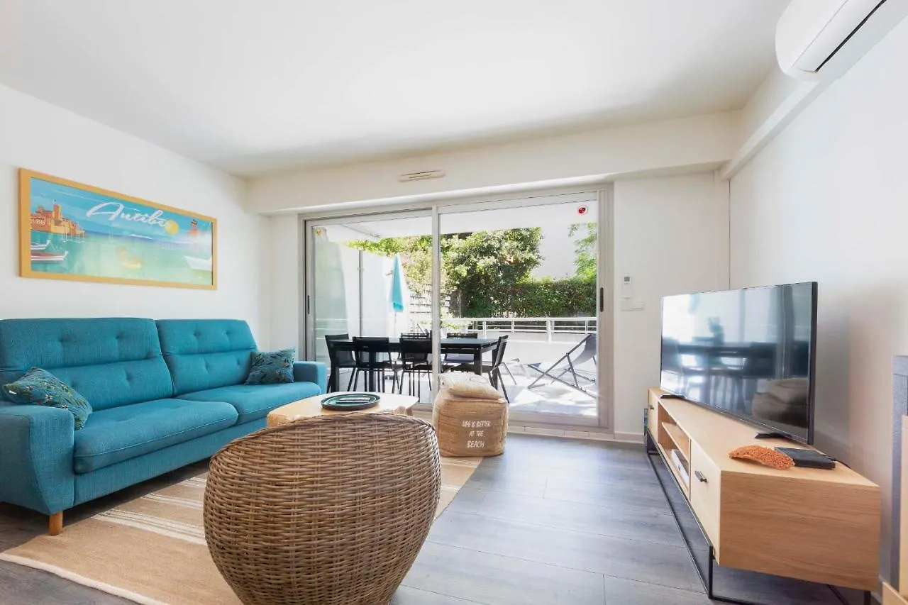 Apartment Salvy 2 Bedrooms Near The Beach 300 Meters Antibes