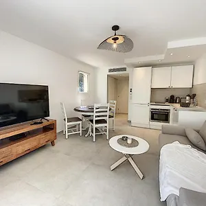 Appartement Superbe Au Cœur Du Cap D'antibes, Antibes